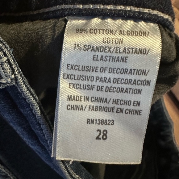 SHYANNE WOMEN'S DARK WASH MID‎ RISE DENIM SHORTS size 28 - Picture 5 of 7